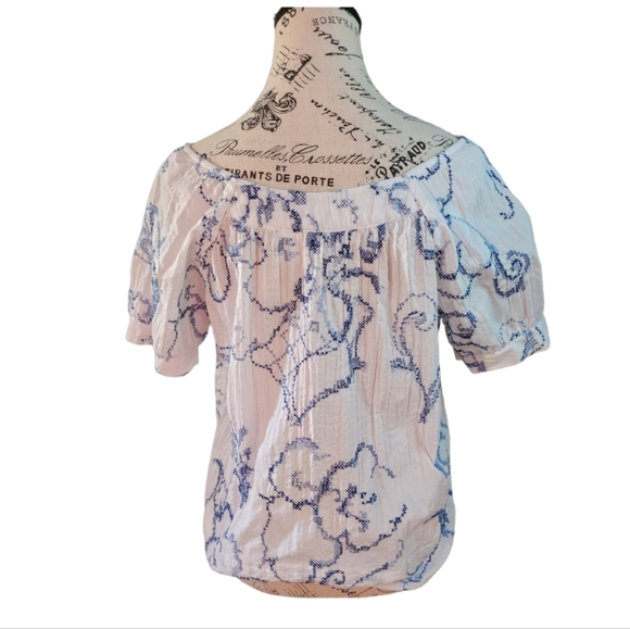 Harve Benard Blue/White Crochet Top Size Small - Picture 2 of 3